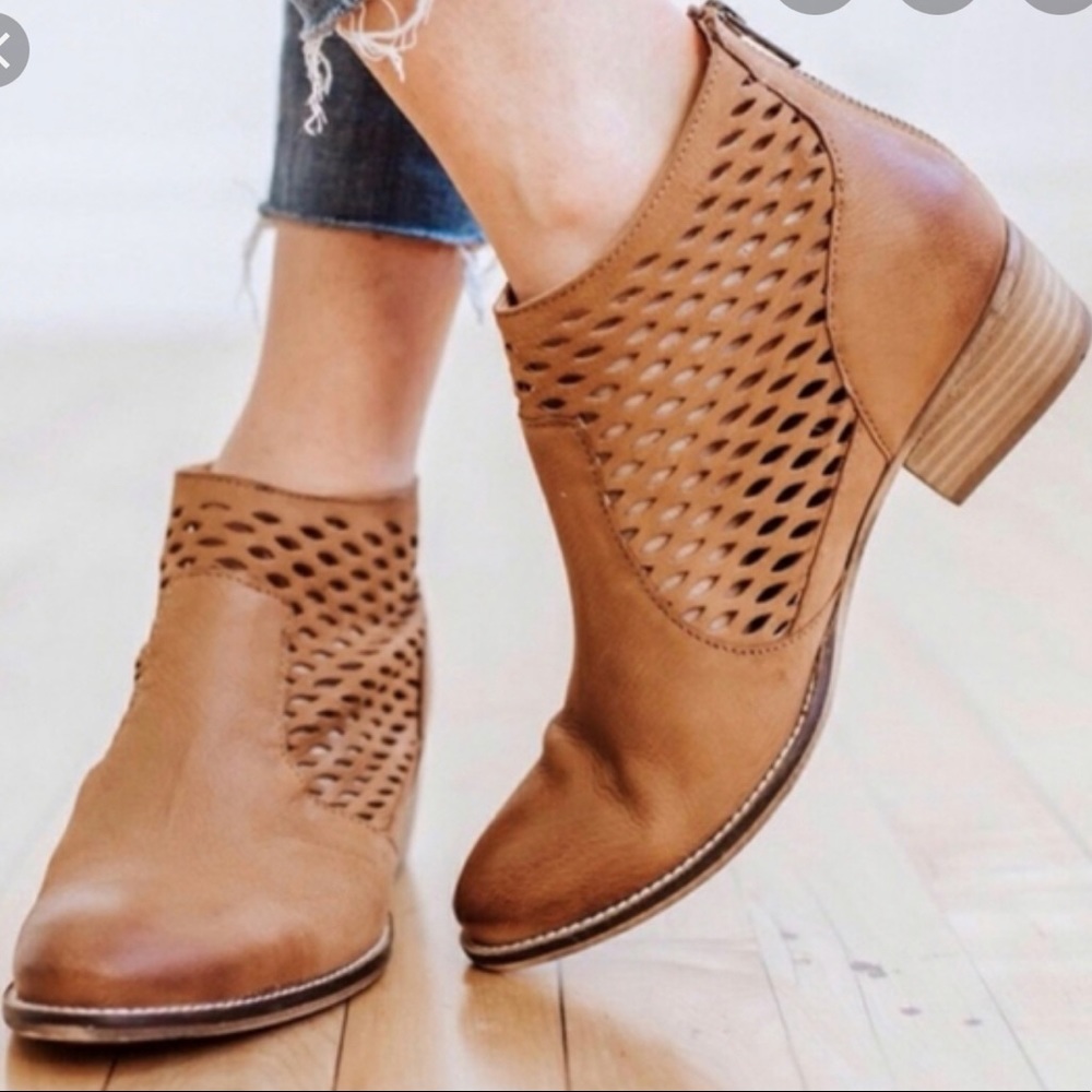 Seychelles waypoint laser cut ankle boots, 8